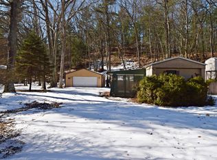 6131 S Lakeshore Dr, Pentwater, MI 49449