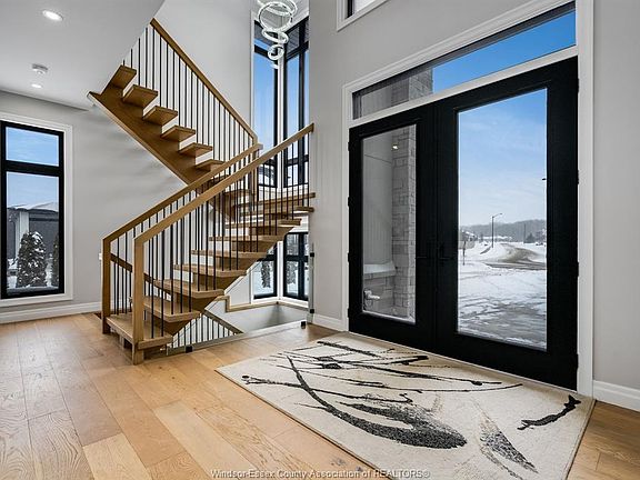 3rd image of 200 Grandview Ave