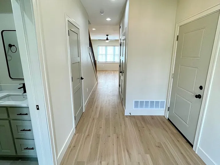 6711-6715 New Town Ave — Photo 14