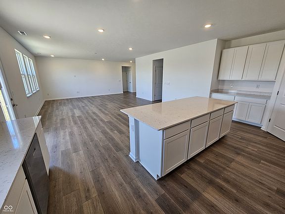 3rd image of 2283 Pinehurst Dr