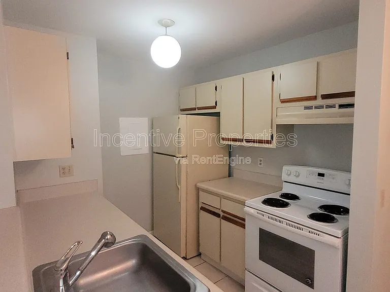 5956 Westgate Dr #102 — Photo 3