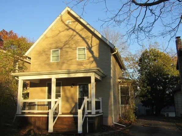 208 N Elm St, Owosso, MI 48867