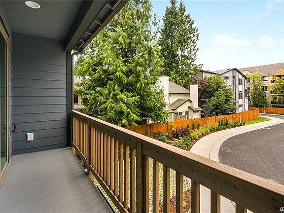 4th image of 6855 NE 170th St Unit 103