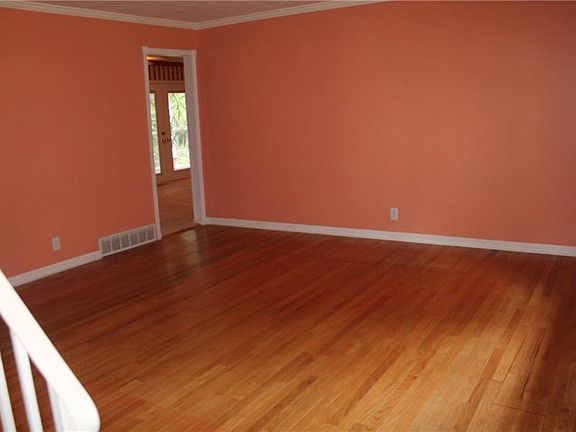 5th image of 850 N West Ave