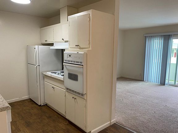 3rd image of 1984 Latham St Unit 12