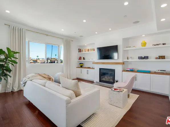 1316 Amherst Ave APT 402, Los Angeles, CA 90025