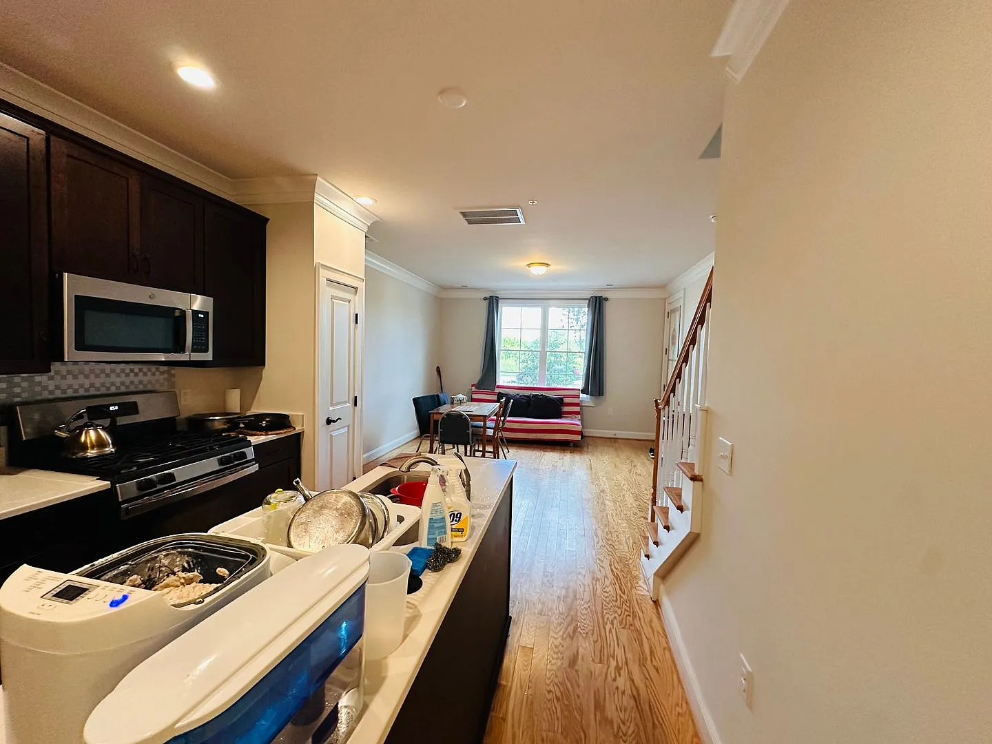 Modern 3 Bedroom, 2.5 Bath Townhouse — Photo 4