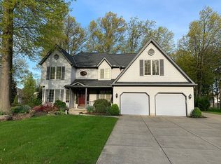 370 Thomas Alva Dr, Vermilion, OH 44089