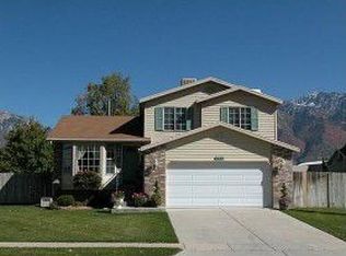 10609 S Carrington St, Sandy, UT 84094