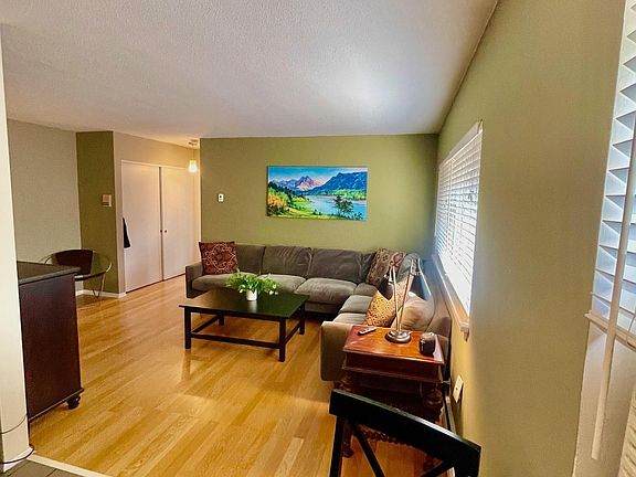 3rd image of 2747 Dupont Ave S APT 203