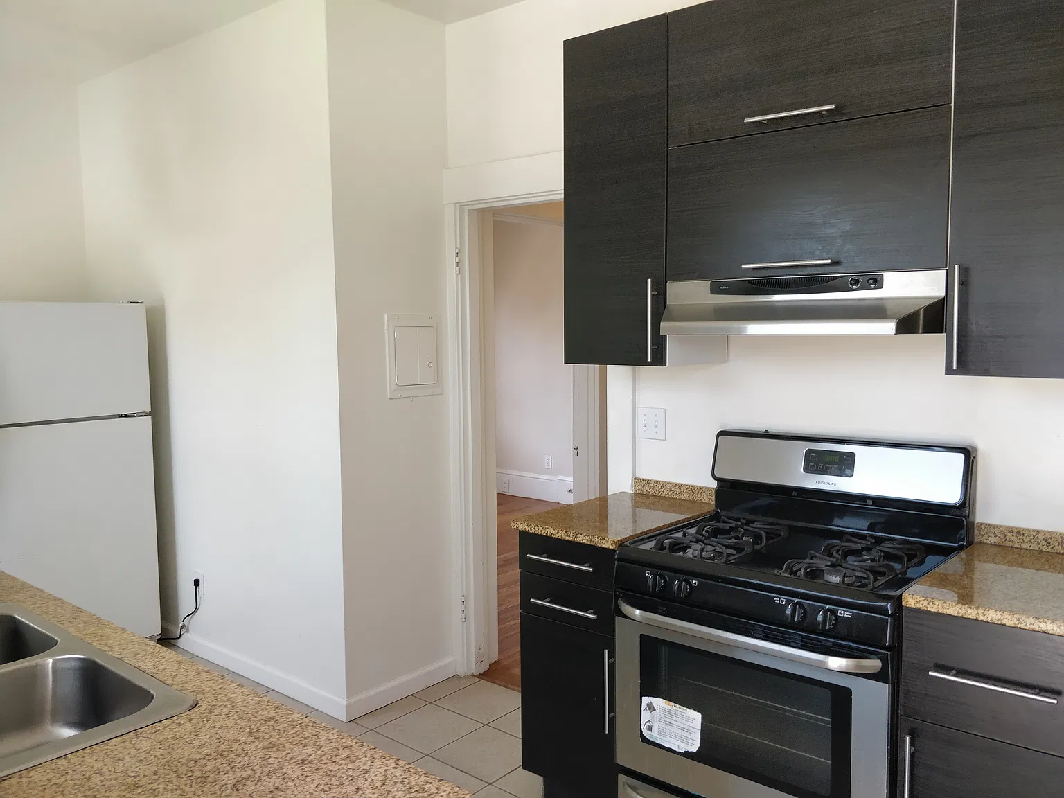 2 bed, 650 sqft, $2,500 — Photo 1