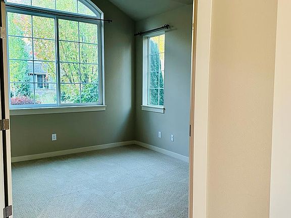 5th image of 10756 240th Ave NE
