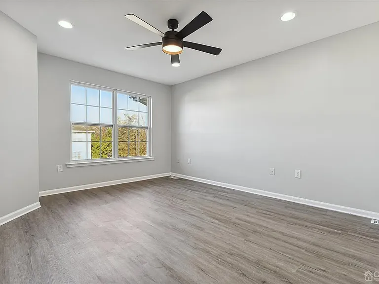 194 Pinelli Dr — Photo 25