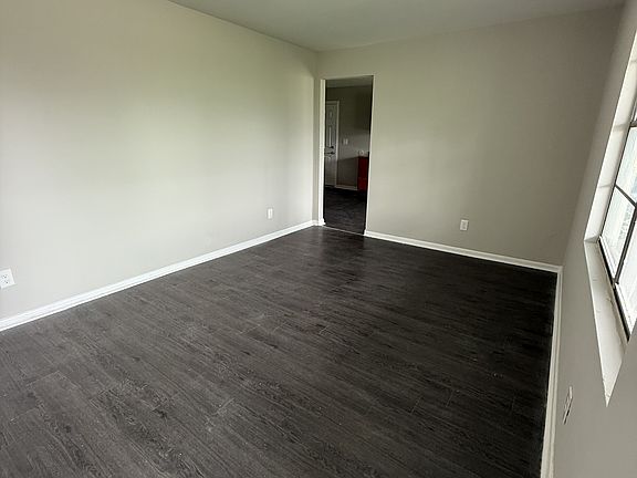 2nd image of 1400 Indiana St