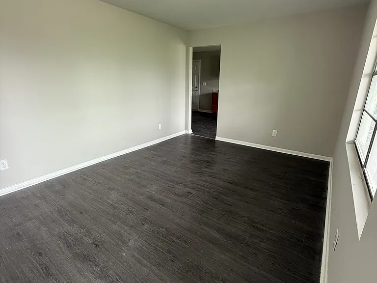 1400 Indiana St — Photo 2