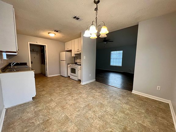 3rd image of 4716 Hibiscus Ave