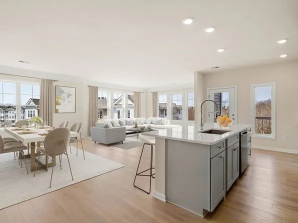 320 Martins Lndg #2501, North Reading, MA 01864