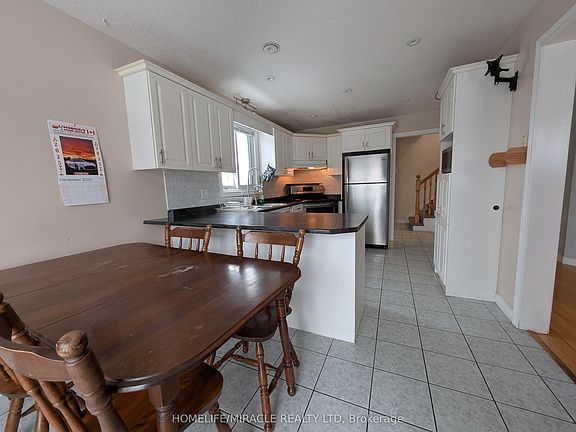 4th image of 352 Bankside Dr