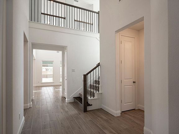 3rd image of 2351 Waterford Way
