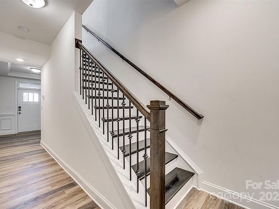 5th image of 10323 Glenmere Creek Cir