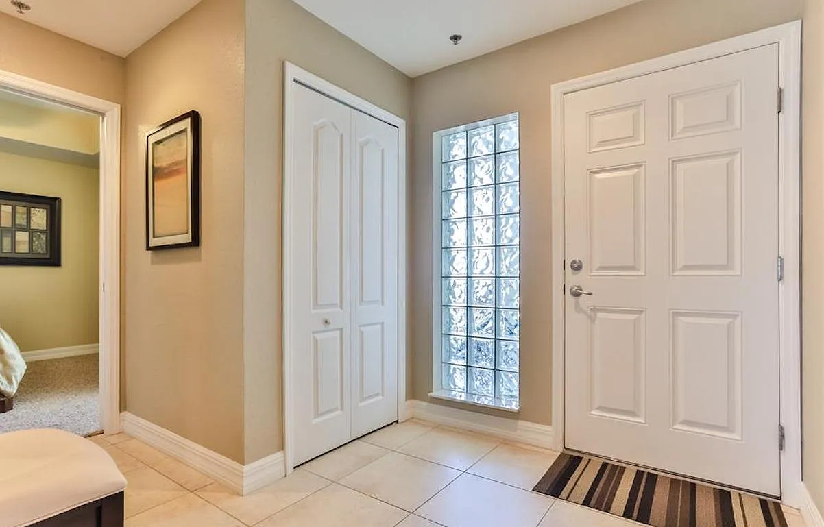 2 bed, 1389 sqft, $3,000 — Photo 3