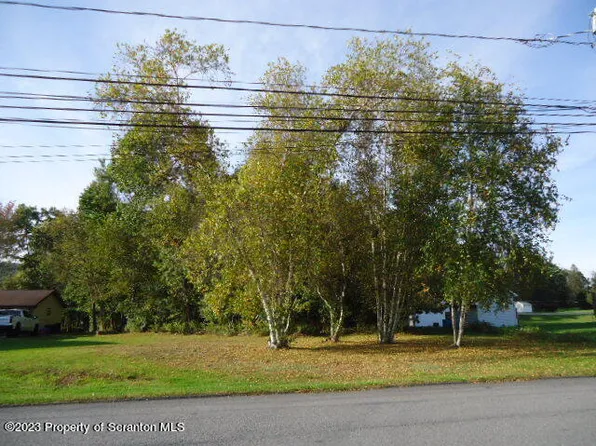 Von Bergen St, Old Forge, PA 18518
