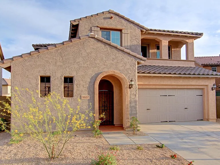 3607 E Salter Dr — Photo 2