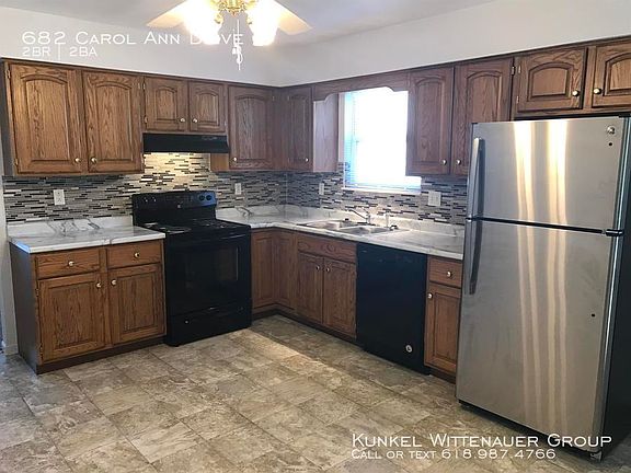 5th image of 682 Carol Ann Dr