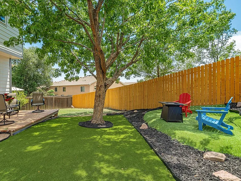 985 Apollo Ct — Photo 31