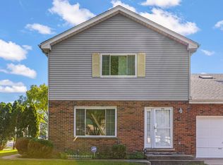 300 Starling Ct APT A, Bloomingdale, IL