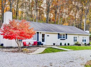 1691 Straube Ln, Brighton, IL 62012