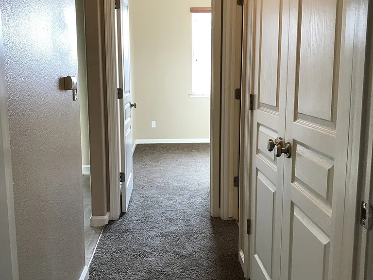 1235 Bluegrass Ct — Photo 17