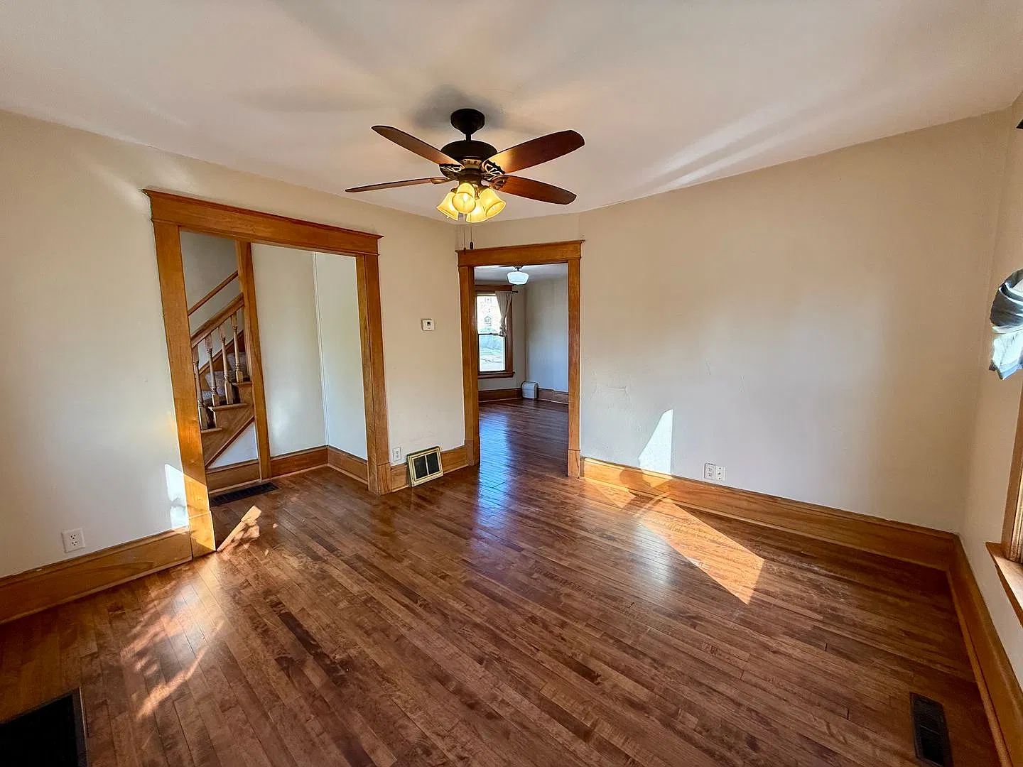 Beautiful, Clean 4 bedroom West 7th Gem!! — Photo 2