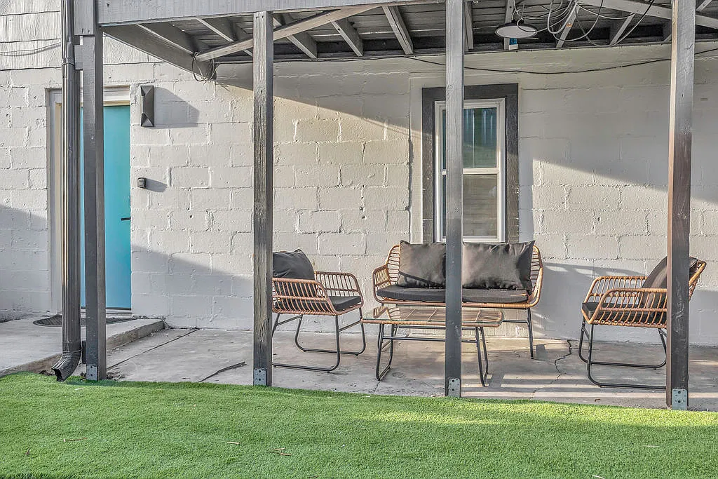 2 bed, 870 sqft, $2,850 — Photo 3