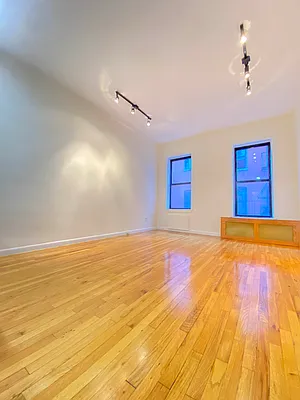 Rented by Bond New York | media 2