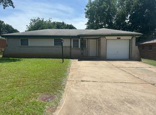 1320 Parkwoods Ter, Midwest City, OK 73110