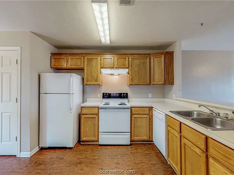 1509 Hollowhill Dr #A — Photo 3