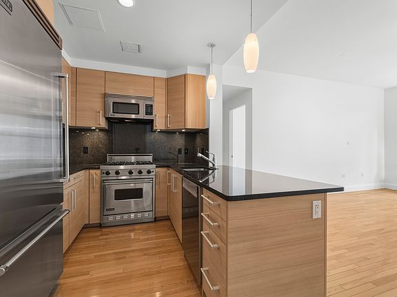 3rd image of 199 State St APT 8C