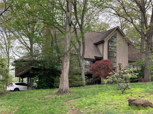 174 Ammons Dr, McMurray, PA 15317