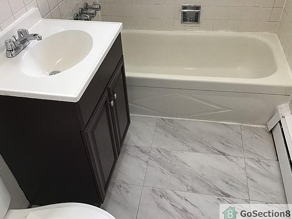 3rd image of 7421 S Yates Blvd APT 3