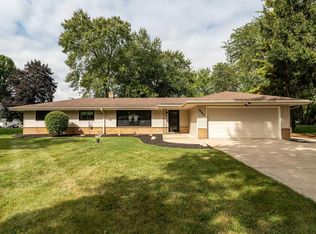 3565 Sunny Crest Dr, Brookfield, WI 53005