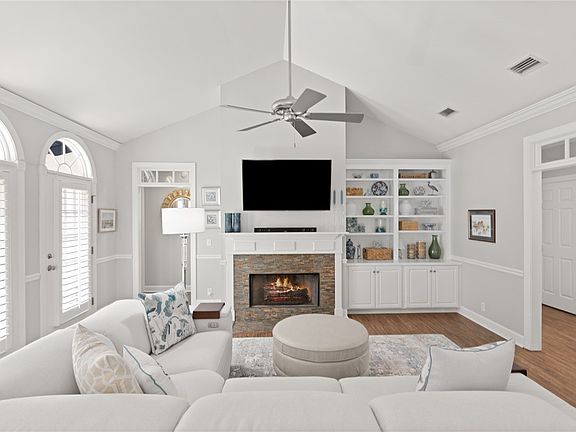 4th image of 103 Governors Cir