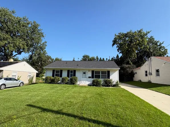 925 W Willow Ln, Peoria, IL 61614