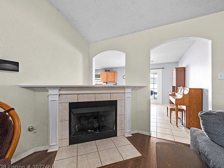 3711 Wellington Ct — Photo 6