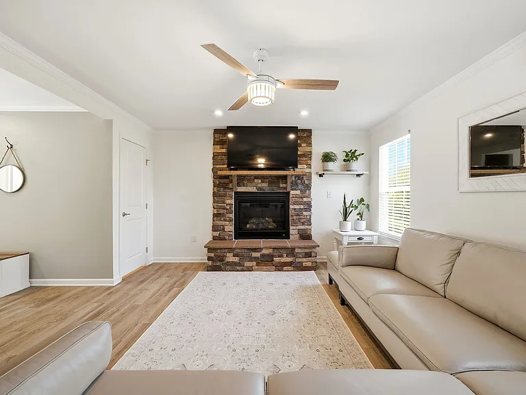 4435 Sunset Dr — Photo 9