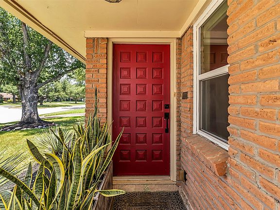 2nd image of 4417 Willowbend Blvd