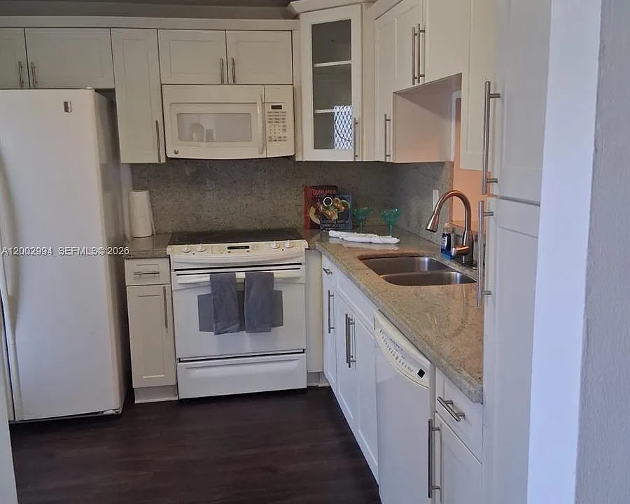 301 NE 14th Ave #202