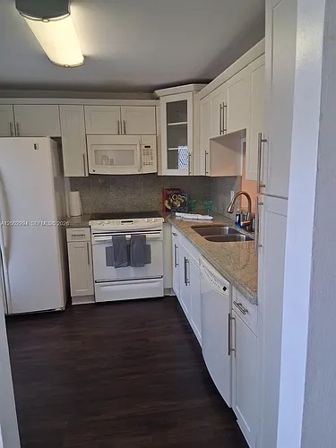 301 NE 14th Ave #202 Photo 1