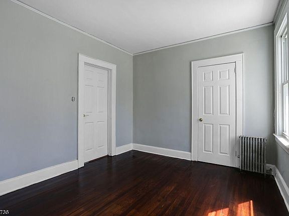 4th image of 129 Lincoln Pl