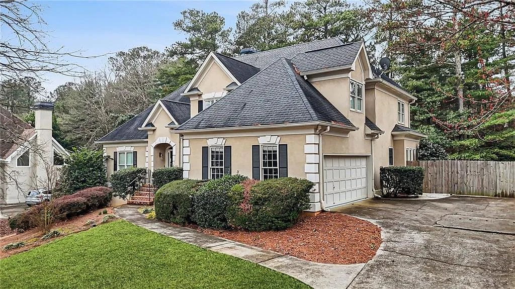 5 bed, 4.5 bath, 3696 sqft, $6,950 — Photo 2